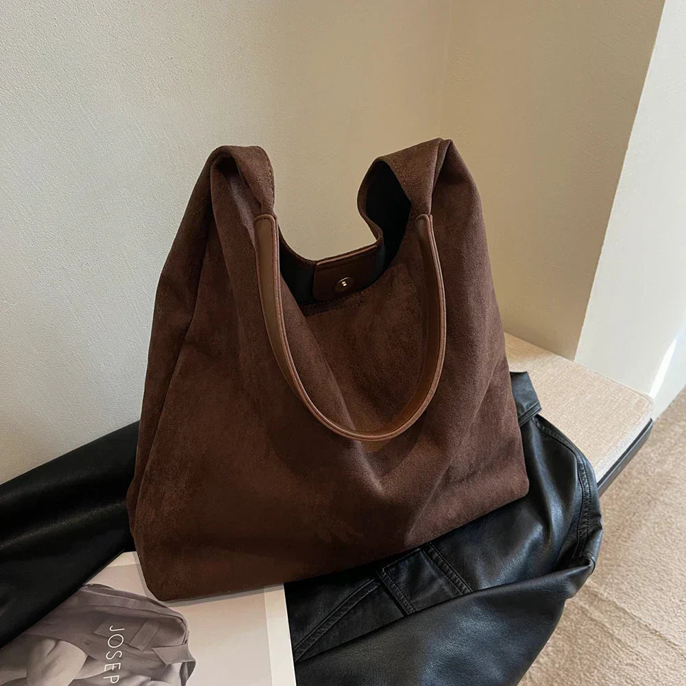 Brooke - Suede bag