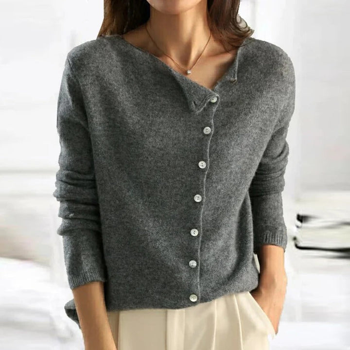 Liora - Chic and versatile sweater