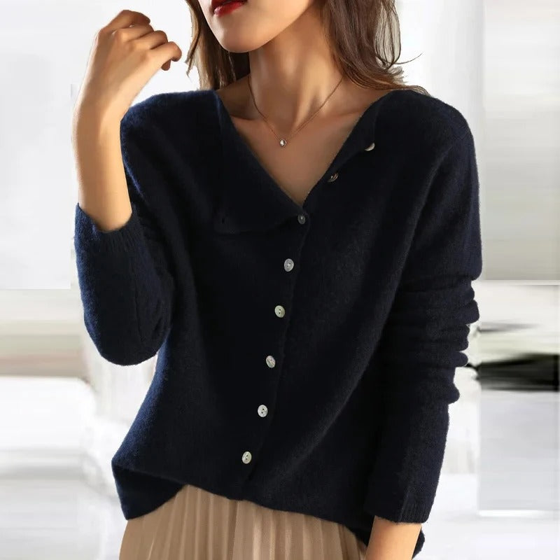 Liora - Chic and versatile sweater