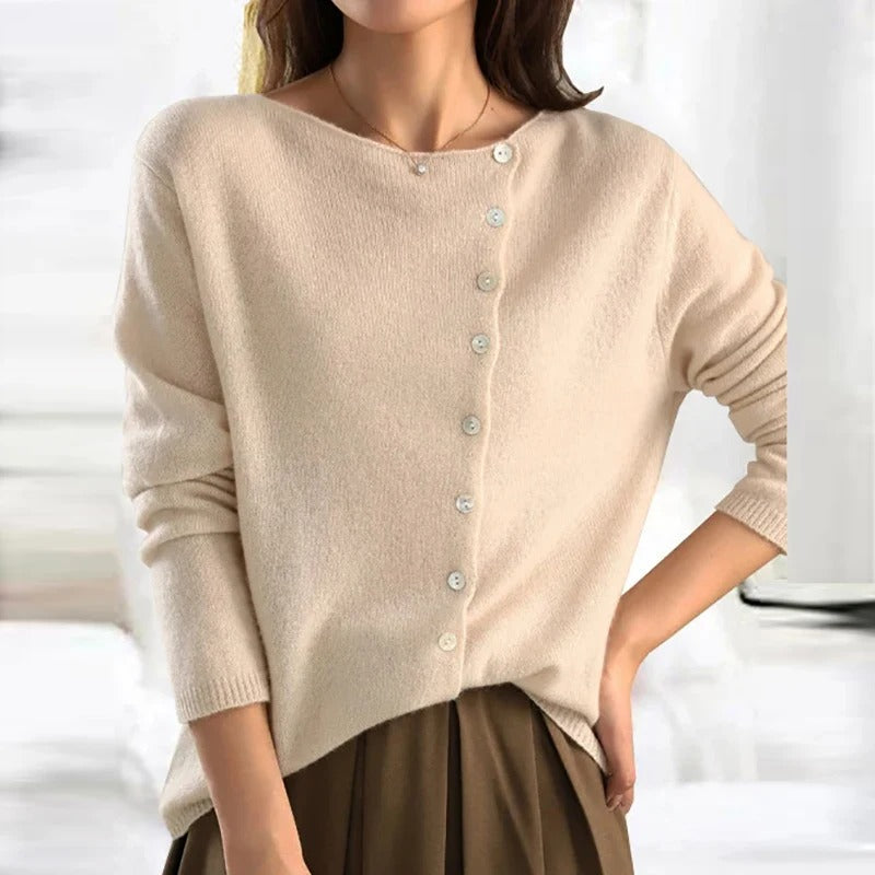 Liora - Chic and versatile sweater